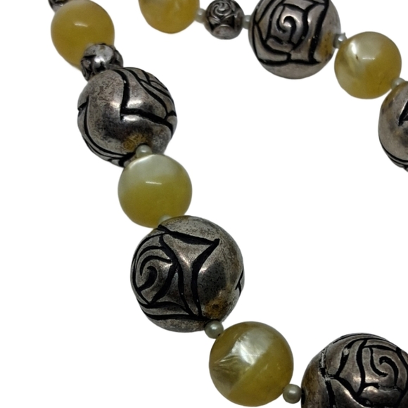 Vintage Lemon Moonglow Lucite & Rose Bead Statement Necklace - Picture 5 of 7